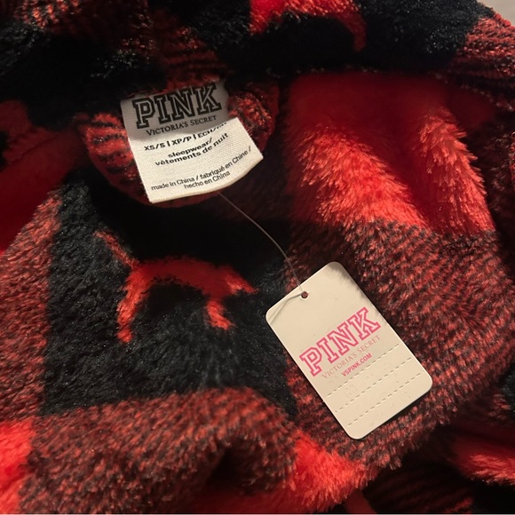 PINK VS Buffalo Robe - Picture 4 of 5